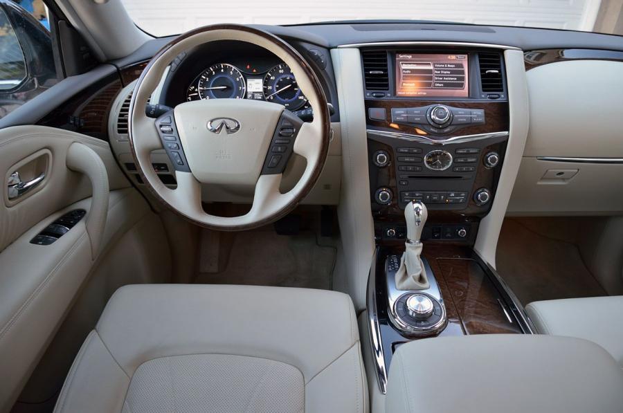  Infiniti QX56 2013 года  (фото 21 из 39)